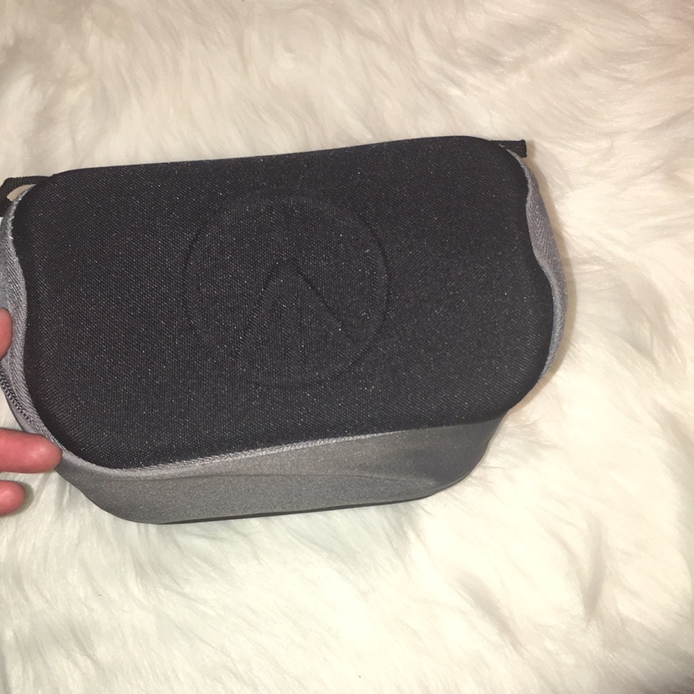 Lowerpro camera bag - Picture 7 of 7